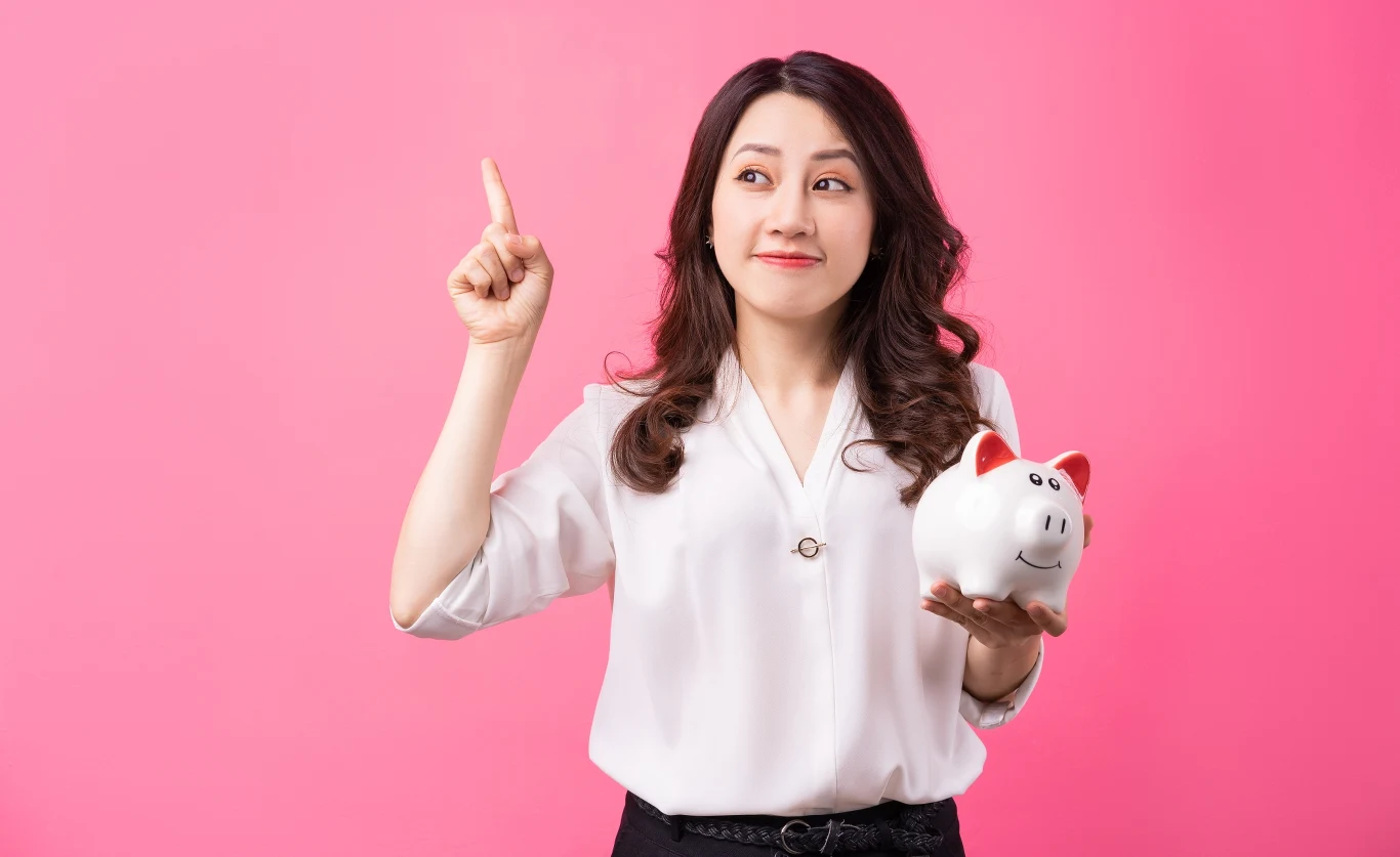 Strzelec nie lubi oszczędzać, ale ma szczęście do pieniędzy. Zawsze jest we właściwym miejscu o właściwej porze. 