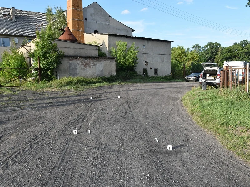 Budynek starej gorzelni, w który wjechał pijany 26-latek nie został poważnie uszkodzony Budynek starej gorzelni, w który wjechał pijany 26-latek nie został poważnie uszkodzony