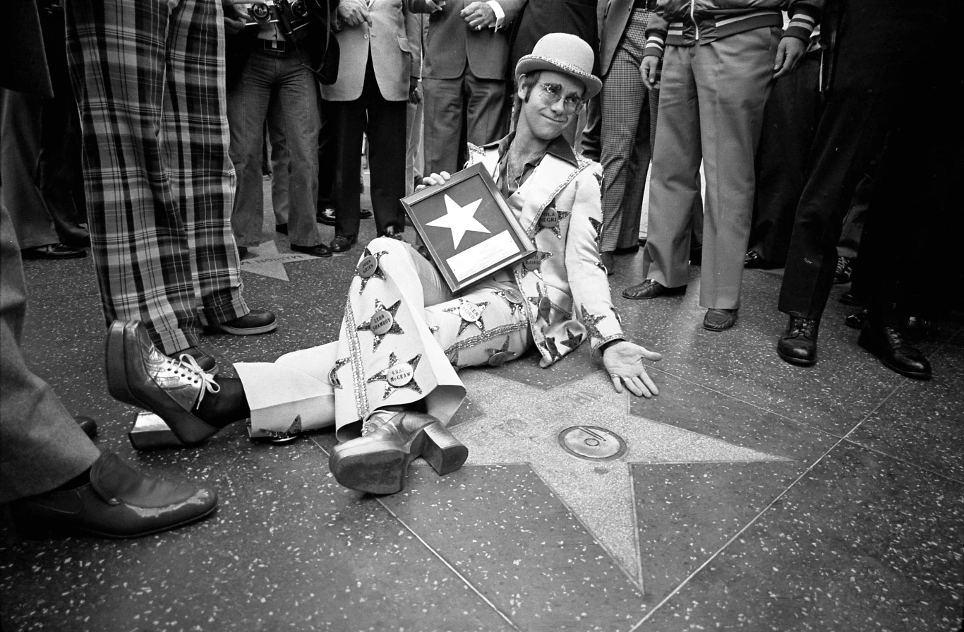 Elton John otrzymuje swoją gwiazdę w Hollywood Elton John otrzymuje swoją gwiazdę w Hollywood