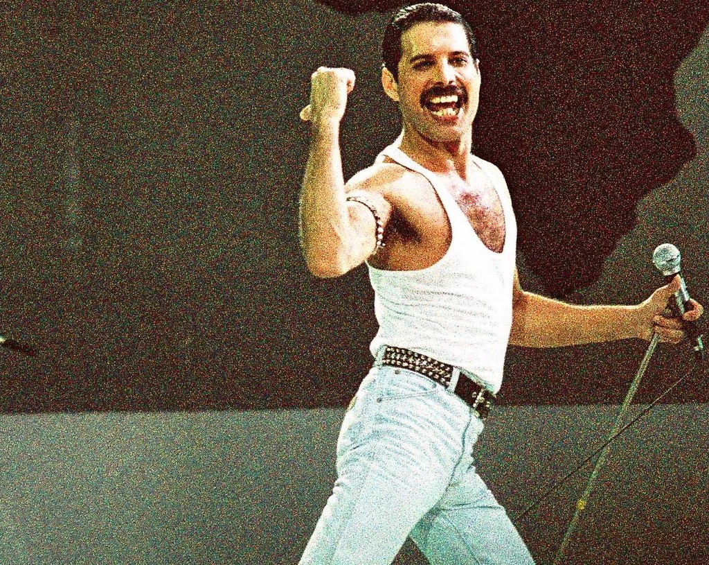 Freddie Mercury na początku kariery sprzedawał używane ciuchy na straganie