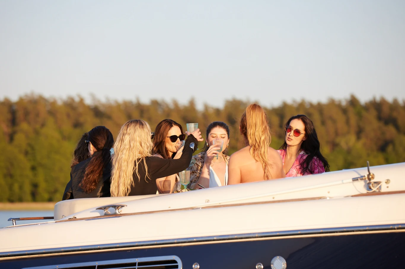 Mazurski wyjazd uczestniczek "The Real Housewives Warszawa" Mazurski wyjazd uczestniczek "The Real Housewives Warszawa"