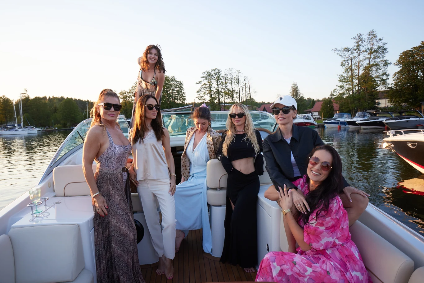 Mazurski wyjazd uczestniczek "The Real Housewives Warszawa" Mazurski wyjazd uczestniczek "The Real Housewives Warszawa"