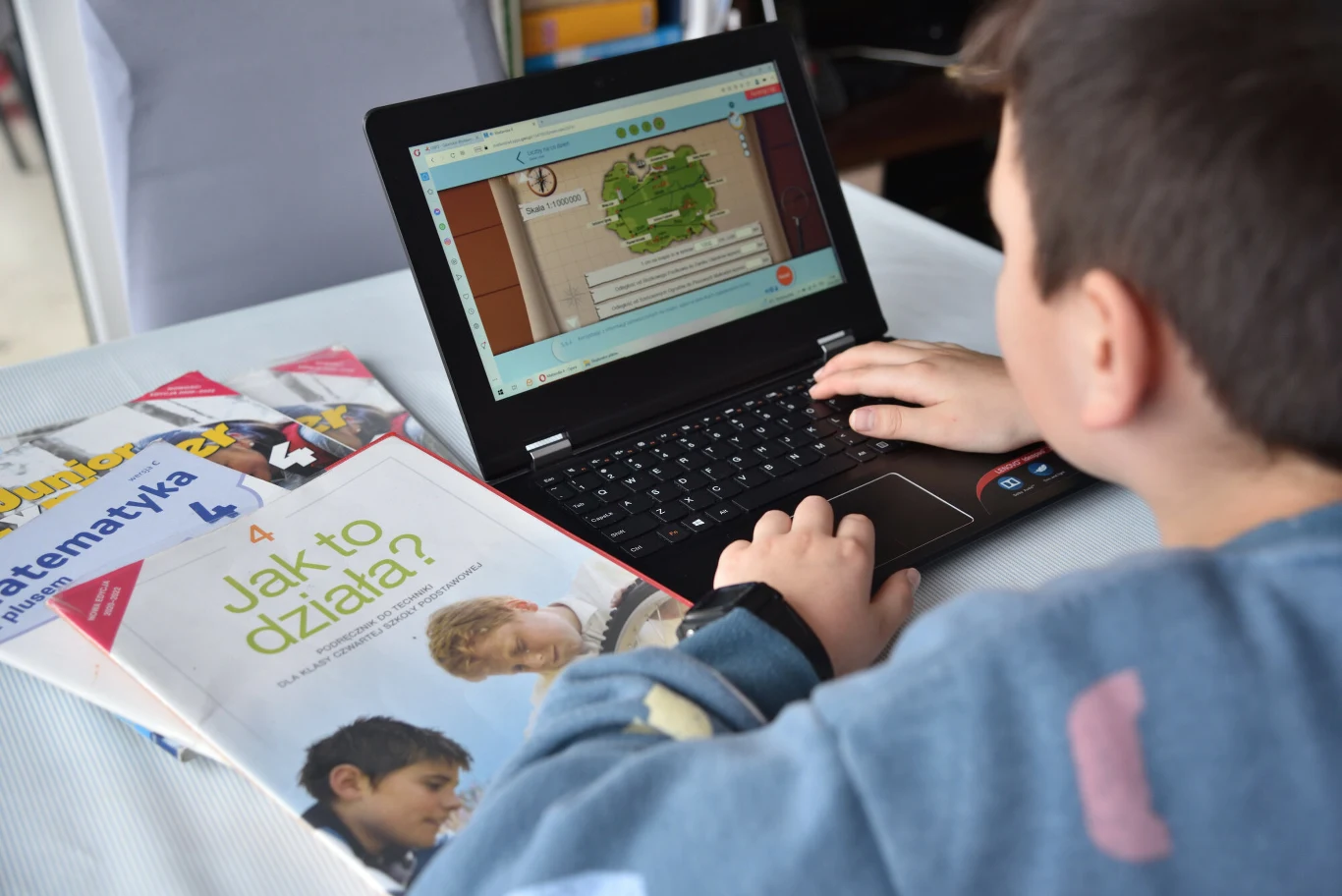 Prezydent podpisał ustawę o laptopach dla uczniów Prezydent podpisał ustawę o laptopach dla uczniów