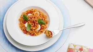 Takiego makaronu jeszcze nie było. Promuje go znana marka