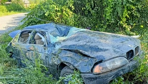 Mieszkańcy usłyszeli tylko huk. Zmasakrował BMW i uciekł przez okno