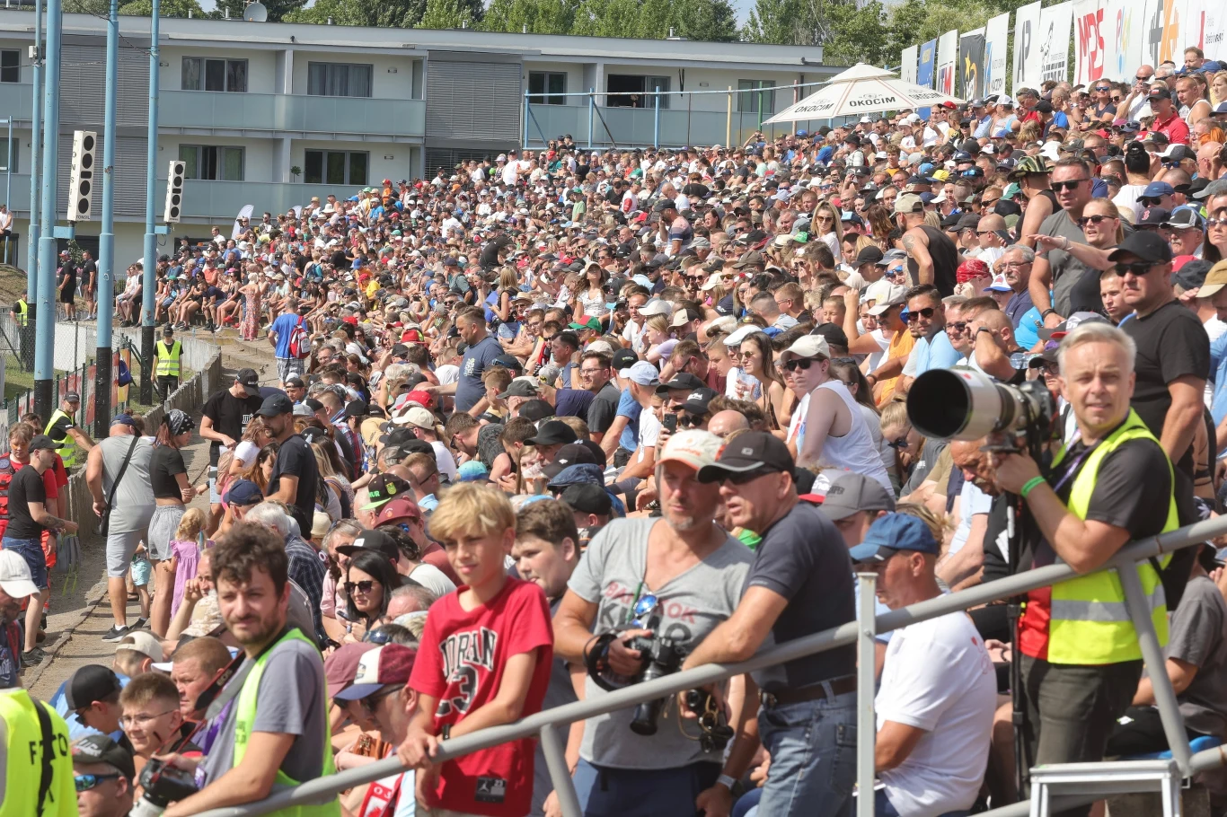 Tłumy na zawodach żużlowych w Pile Tłumy na zawodach żużlowych w Pile
