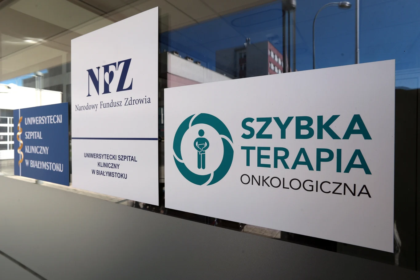 Pacjenci z kartą DiLO mogą korzystać z diagnostyki i leczenia we wszystkich placówkach medycznych, które mają podpisany kontrakt z NFZ na szybką terapię onkologiczną