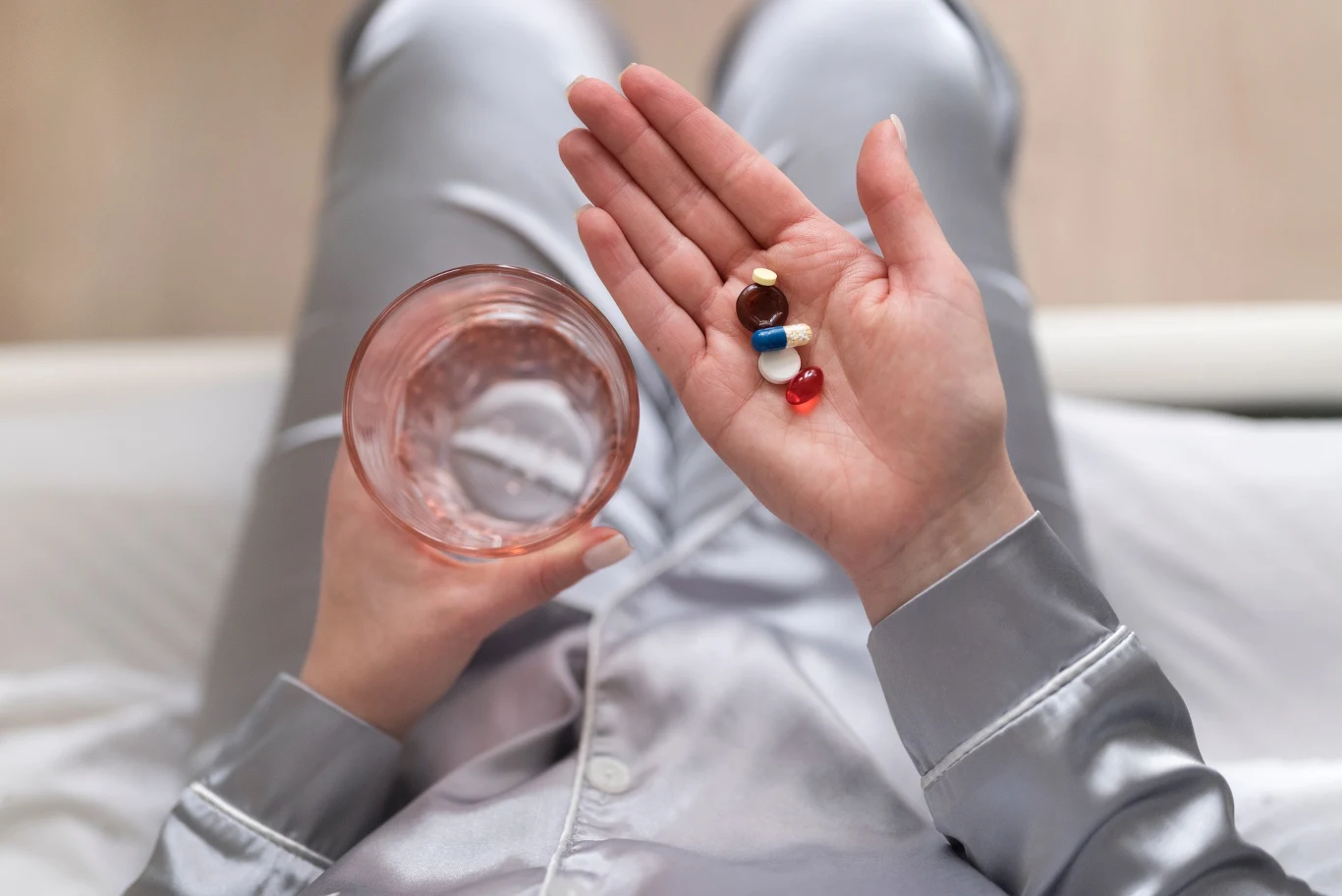 Jeśli sięgasz np. po ashwagandhę, łykaj ją przed snem Jeśli sięgasz np. po ashwagandhę, łykaj ją przed snem