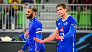 Trevor Clevenot (P) w barwach reprezentacji Francji. Obok Earvin N'Gapeth