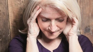 Otępienie, problemy poznawcze, bóle głowy czy drażliwość mogą być sygnałami zmian w strukturach mózgu