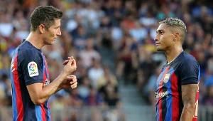 Robert Lewandowski i Raphinha przyszli do Barcelony przed rokiem