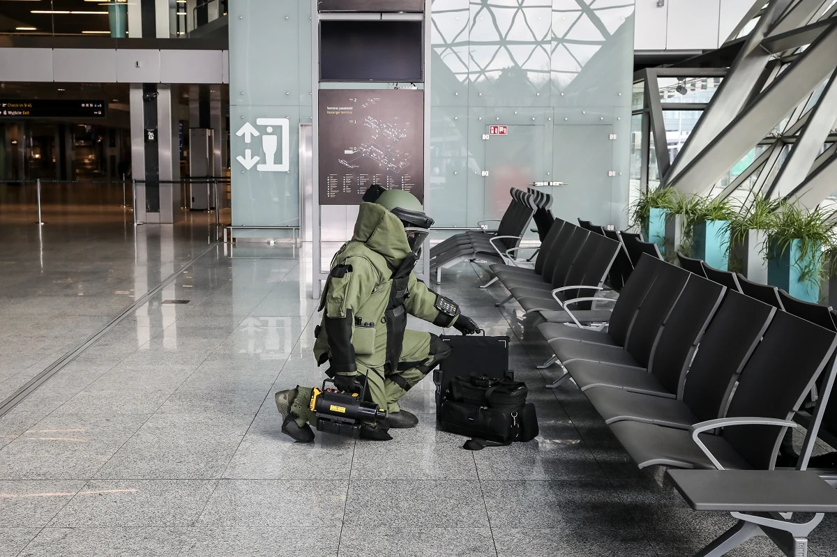Bagaż bez opieki zawsze jest traktowany jako potencjalne niebezpieczeństwo