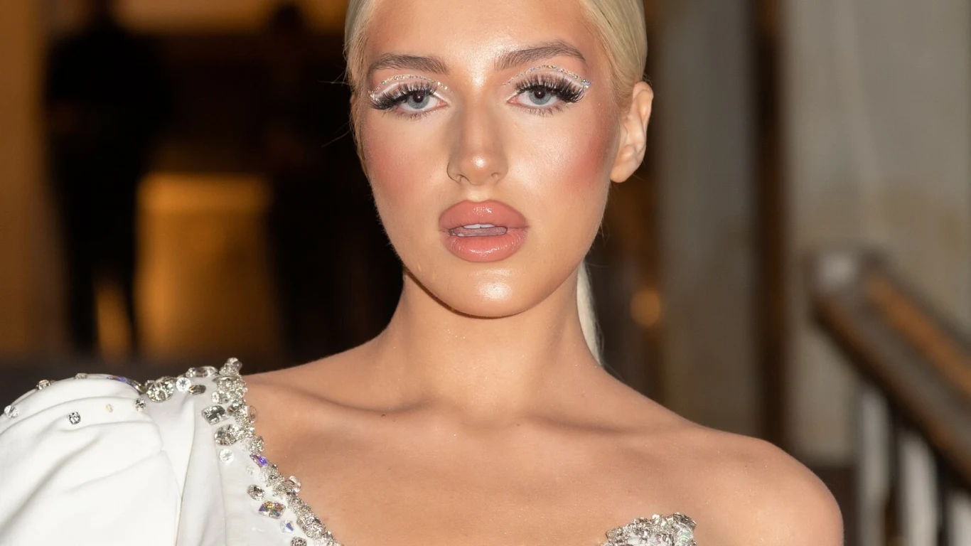 Caroline Derpienski Caroline Derpienski