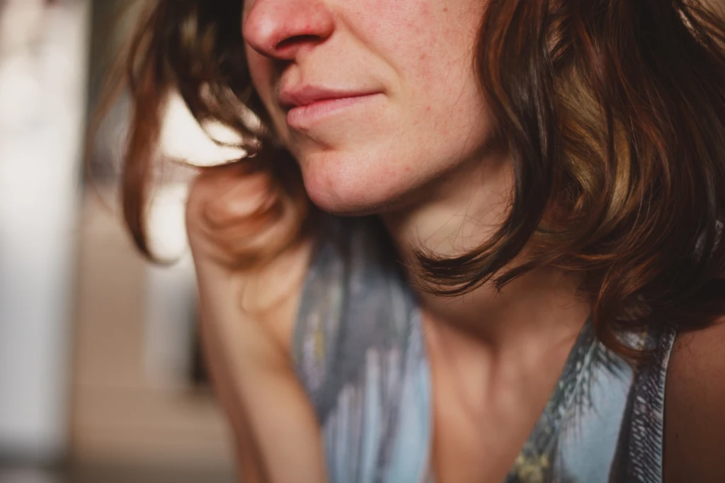 Jeśli zauważyłeś niepokojące objawy na twarzy, warto skonsultować się z lekarzem. Twarz może zdradzać chorobę Jeśli zauważyłeś niepokojące objawy na twarzy, warto skonsultować się z lekarzem. Twarz może zdradzać chorobę