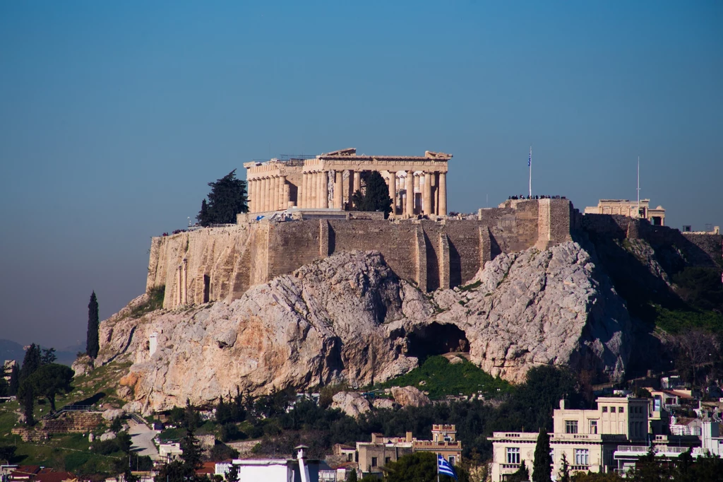 Ateński Akropol w ubiegłym roku dziennie odwiedzało ponad 16 tys. turystów