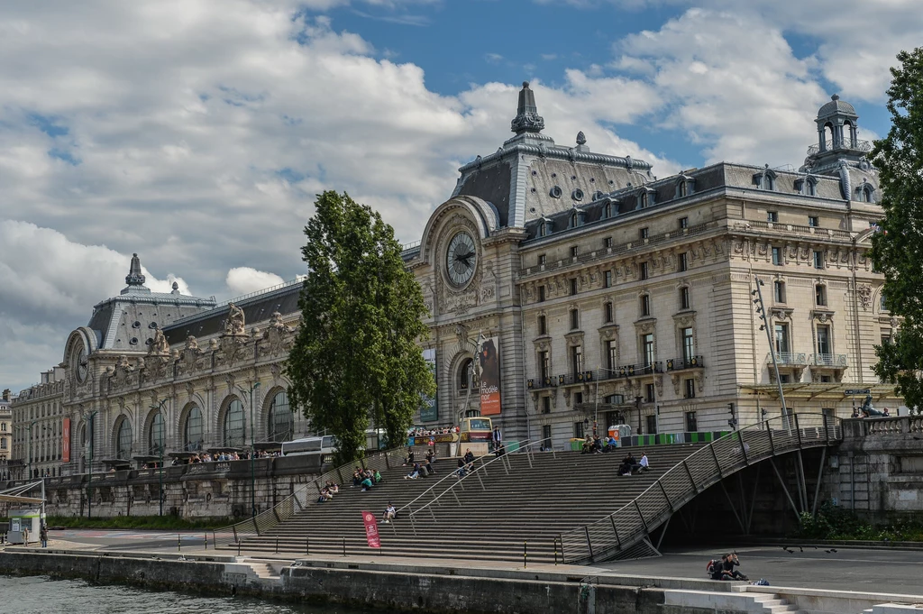 Paryskie Musée d’Orsay, podobnie jak Luwr, jest nie tylko popularne, ale również mocno zatłoczone