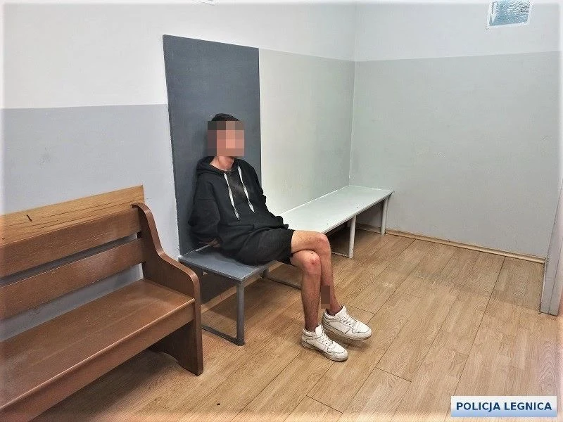 24-letni Ukrainiec nigdy nie miał prawa jazdy, a o 7 rano jechał kompletnie pijany. Miał również dwa aktywne zakazy jazdy