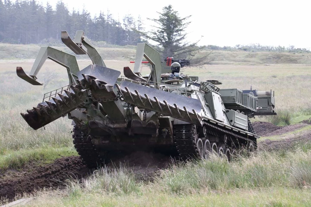 Stanowiąc konstrukcje podobną do Leoparda 2R, Wisent 1 jest najliczniejszym zagranicznym pojazdem rozminowywania w arsenale Ukraińców