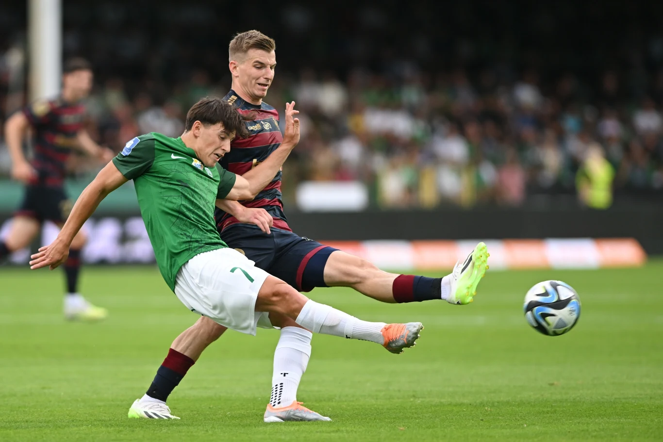 Warta Poznań - Pogoń Szczecin. Pojedynek Kajetana Szmyta z Mateuszem Łęgowskim