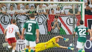 Maturzysta zagrał z Legią - zdał egzamin piłkarski, oblał matematykę