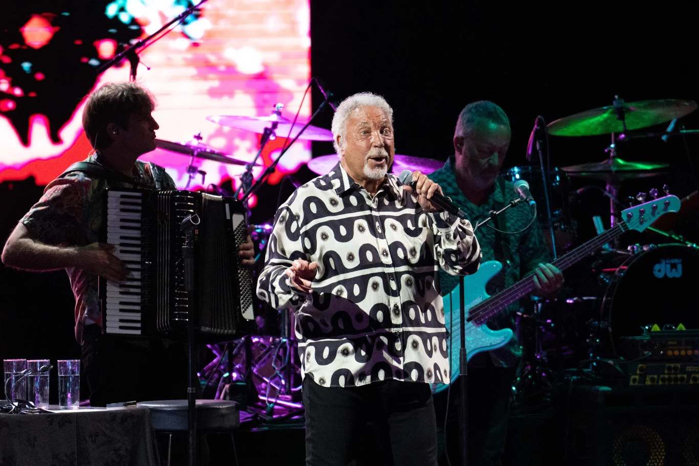 Tom Jones podczas koncertu w Maladze, 10 lipca 2023
