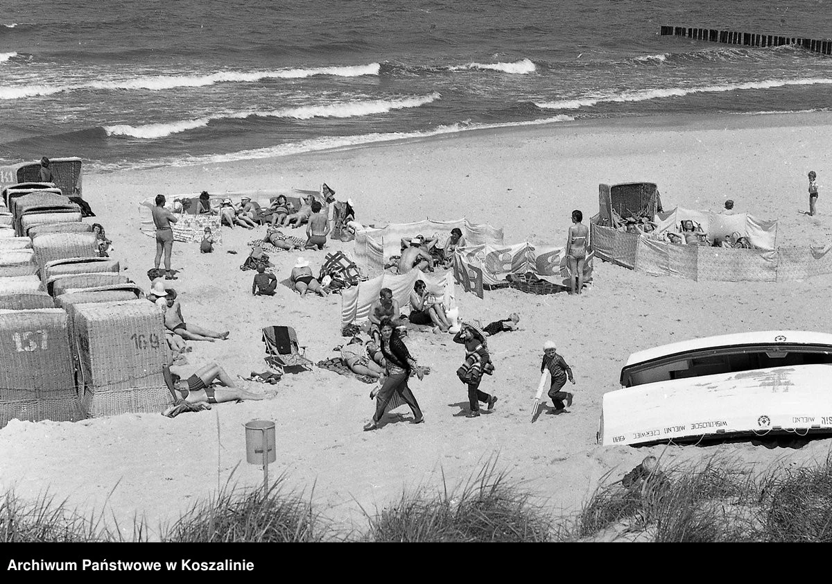 Wytrwali plażowicze znajdowali bardziej ustronne miejsca Wytrwali plażowicze znajdowali bardziej ustronne miejsca