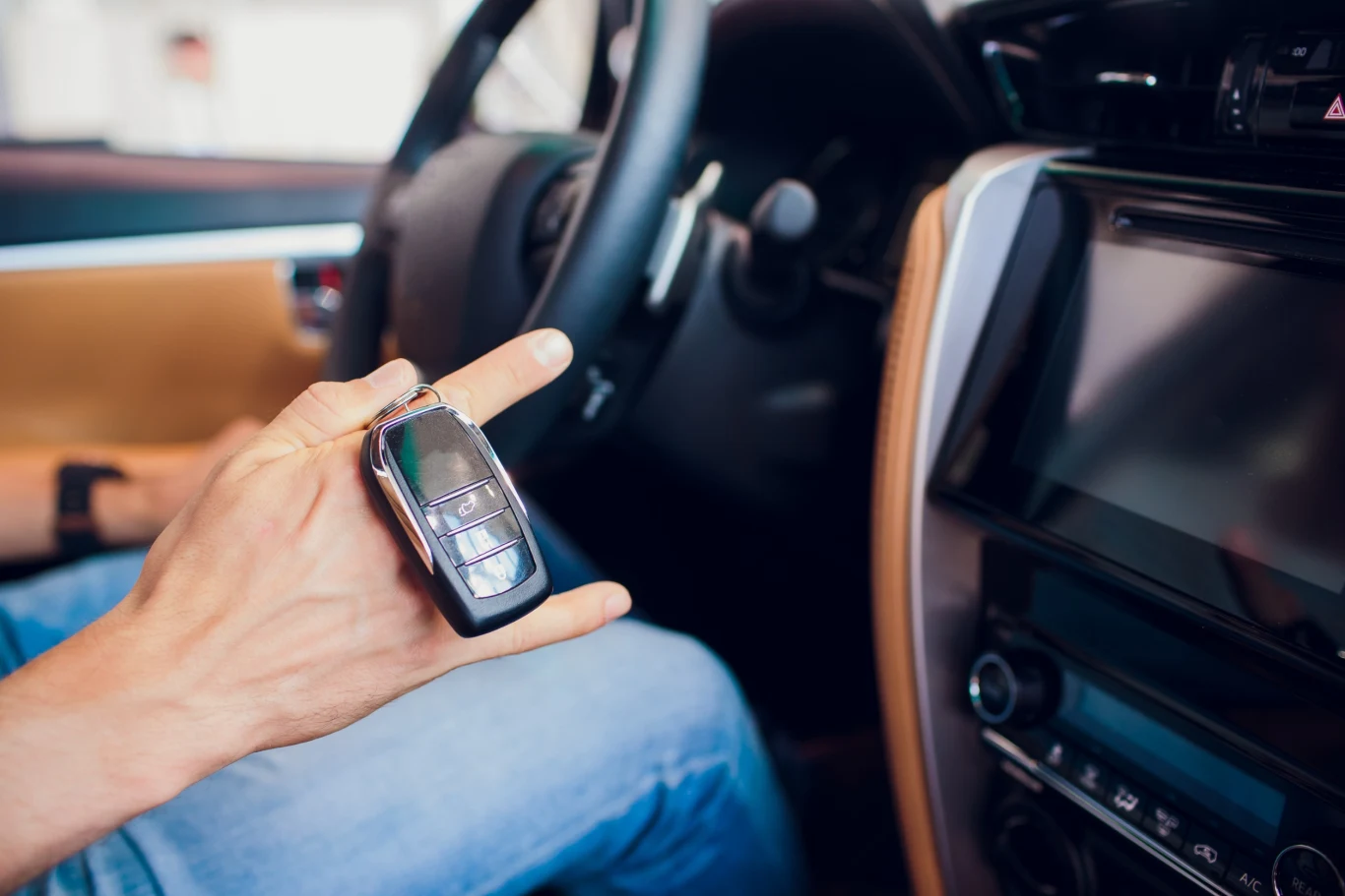 Auto nie wykrywa kluczyka podczas jazdy? Spokojnie, nie zgaśnie