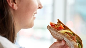 Nie jedz śniadania zbyt późno, kolacji również - przestrzegają naukowcy