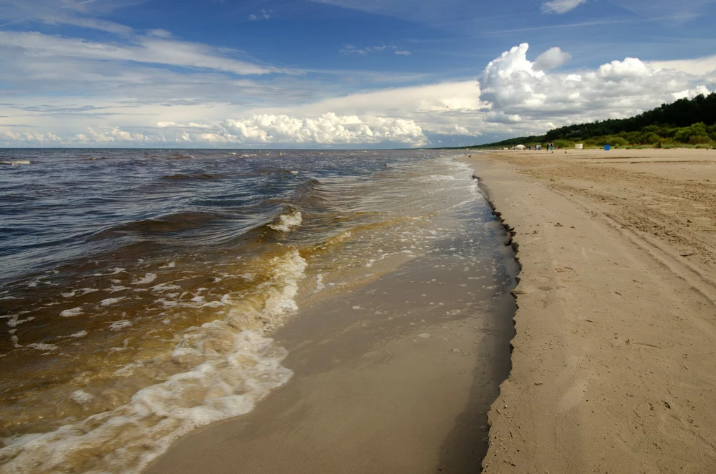 Łotwa leży we wschodniej części Europy, nad wschodnim wybrzeżem Morza Bałtyckiego. To właśnie tam doszło do awarii oczyszczalni i wycieku ścieków