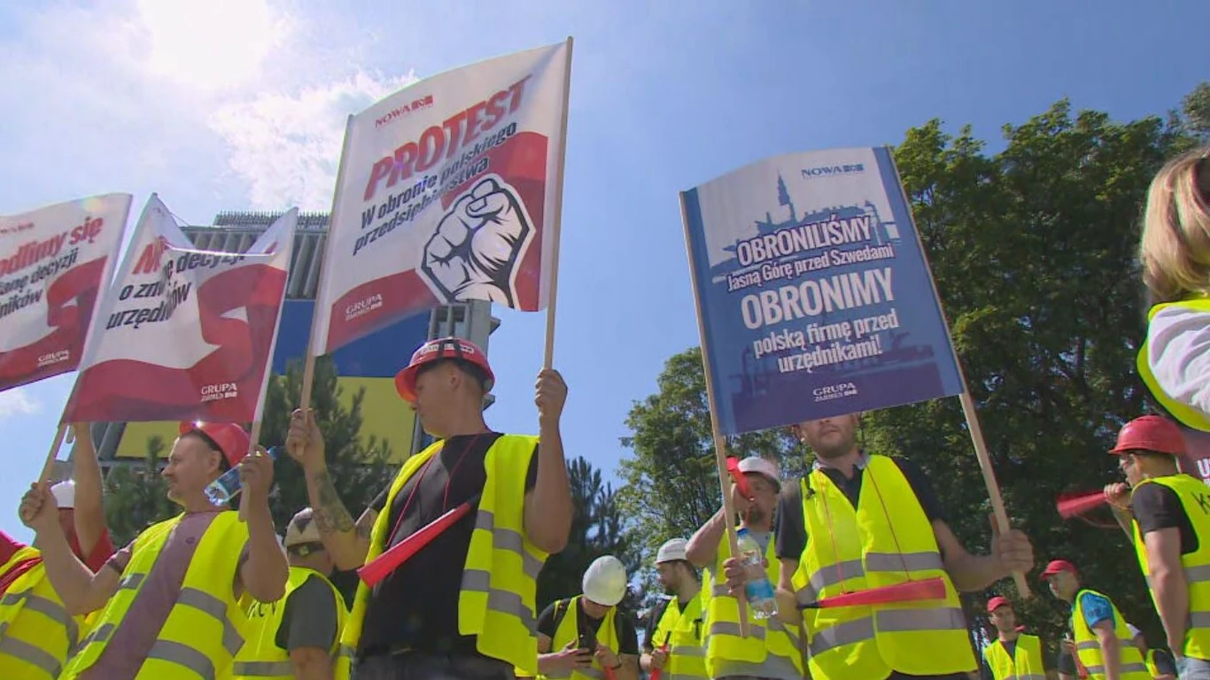 Transparenty podczas protestu Koksowni Częstochowa Nowa Transparenty podczas protestu Koksowni Częstochowa Nowa