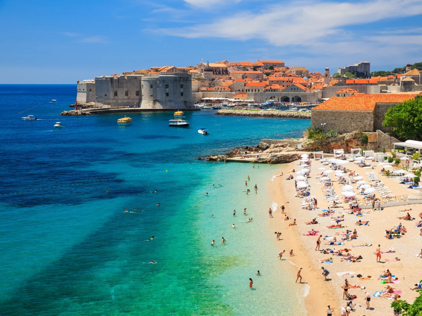 Dubrownik położony jest w południowej Dalmacji.