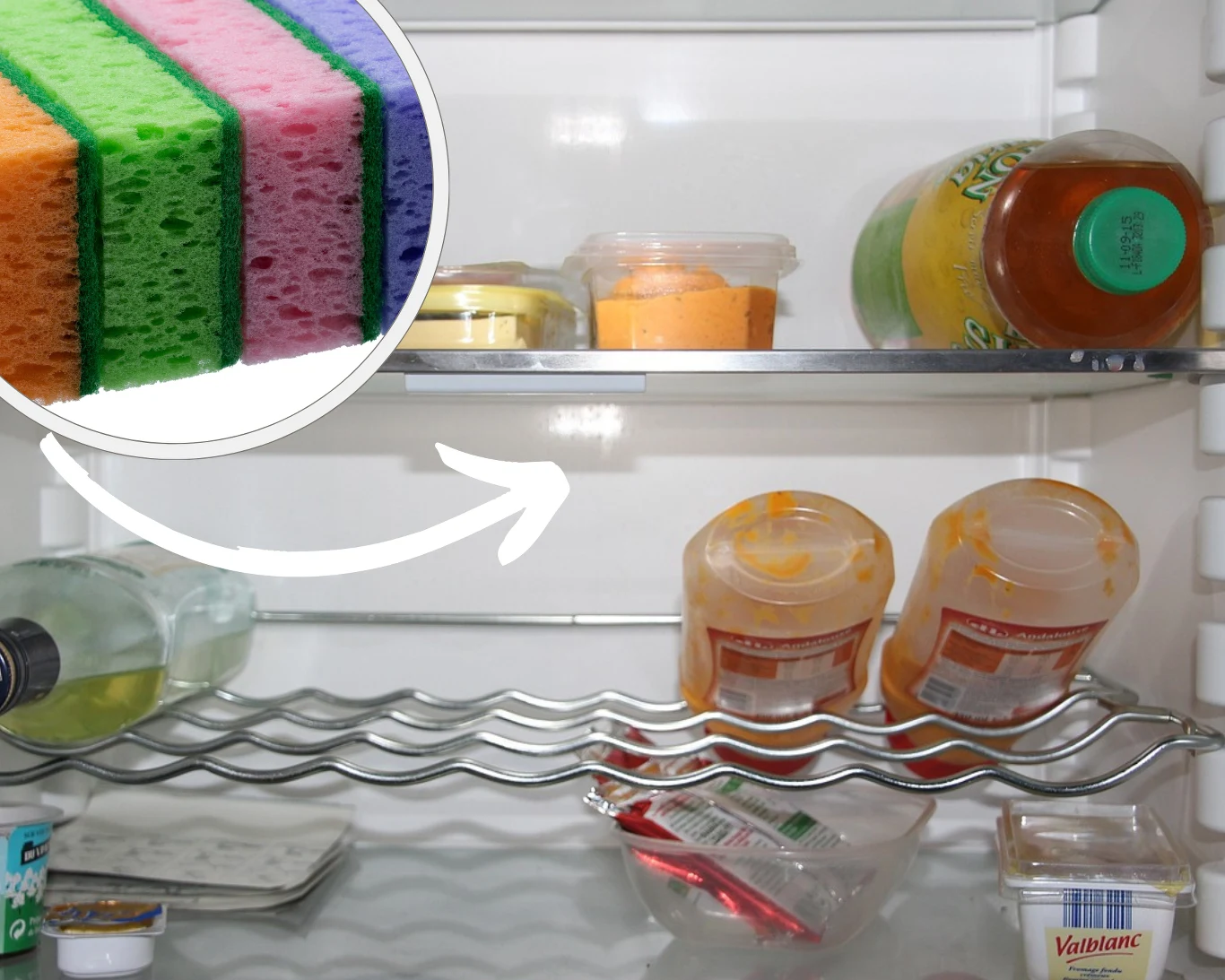 Zwykła gąbka do naczyń może pomóc w pozbyciu się nadmiaru wilgoci z lodówki