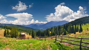 Przybywa krajowych i zagranicznych turystów którzy postrzegają Polskę jako bezpieczną alternatywę podróży