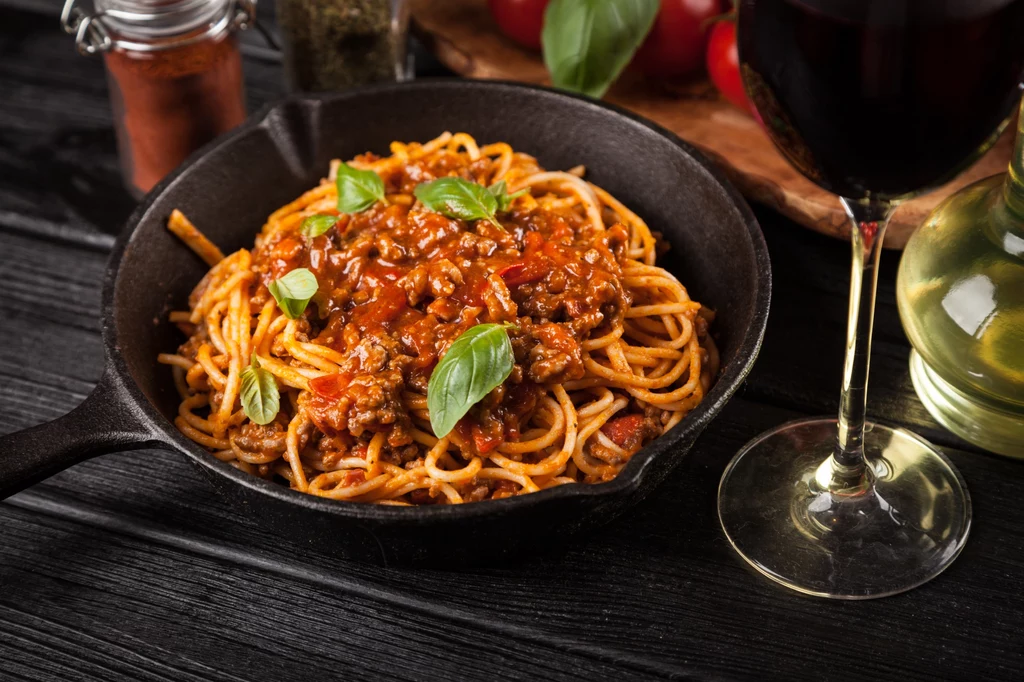 Domowe spaghetti z mięsem mielonym - jak przygotować?