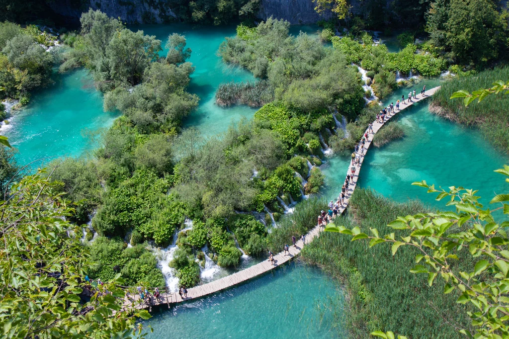 Widok z lotu ptaka na jeziora plitwickie w Chorwacji