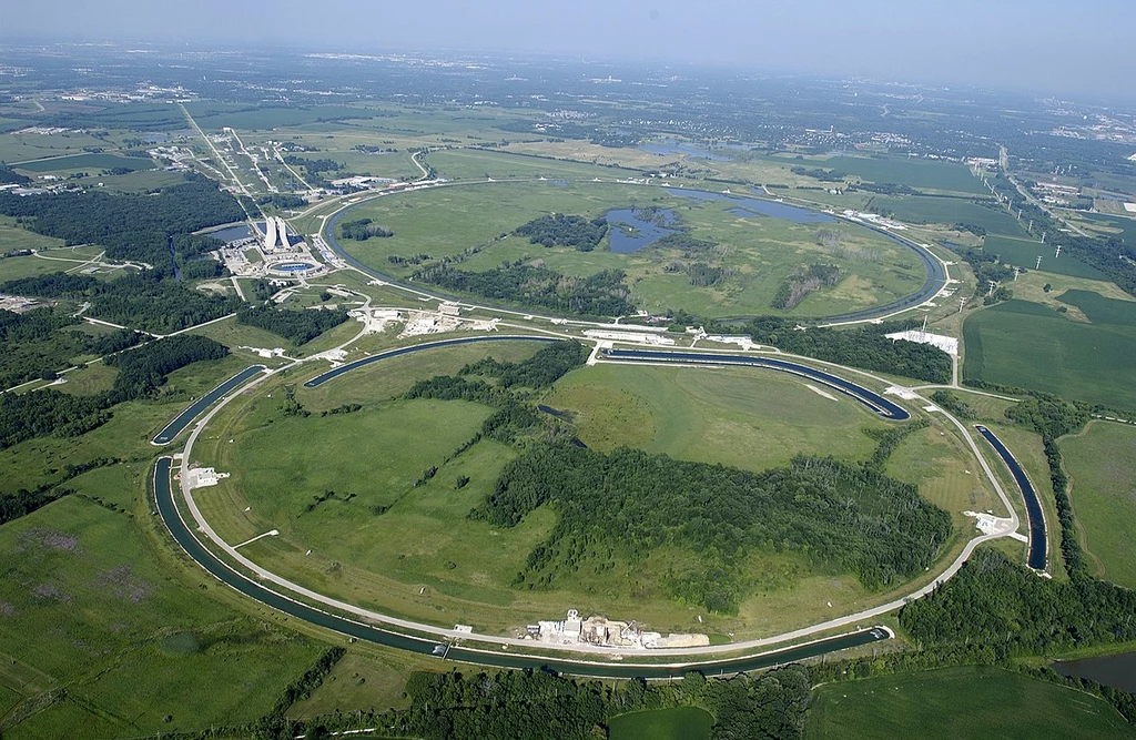 Fermilab w USA. Inżynierowie próbowali go naprawić wykorzystując fretkę