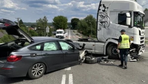 Zderzenie radiowozu z ciężarówką. Policja wie, że funkcjonariusz był niewinny