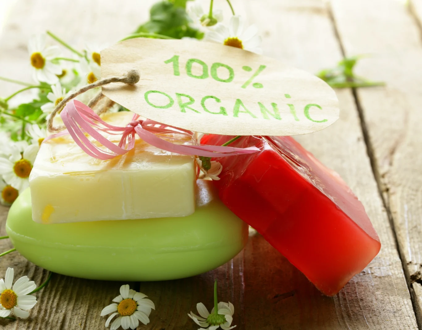 Sklepy pełne są kosmetyków z ekooznaczeniami, np. "100% organic". Nie oznacza to, że są one w pełni ekologiczne