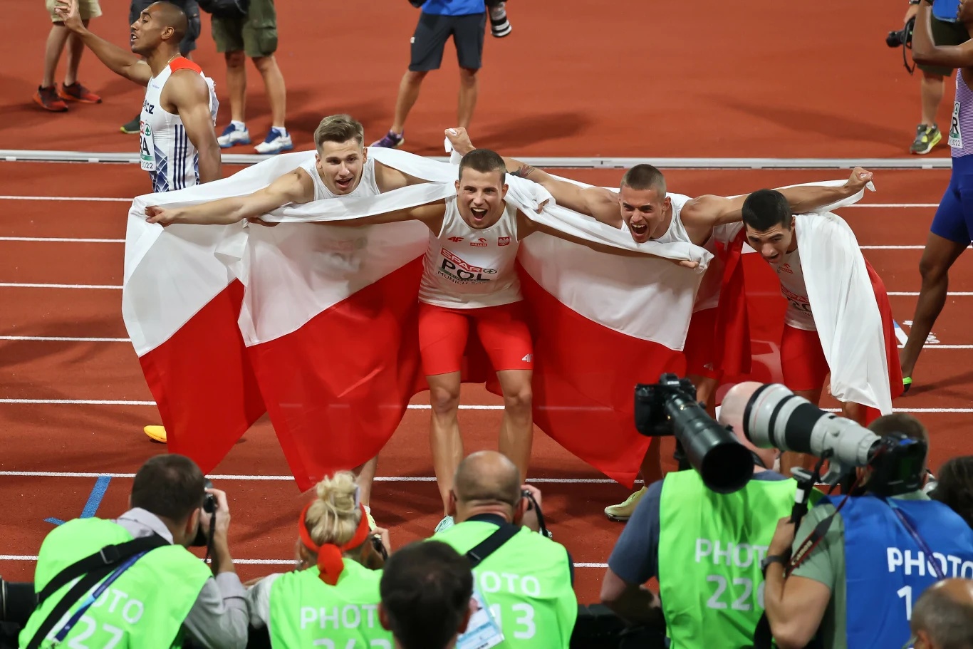 Brązowa sztafeta 4x100 m z mistrzostw Europy w Monachium: Adrian Brzeziński, Przemysław Słowikowski, Patryk Wykrota i Dominik Kopeć