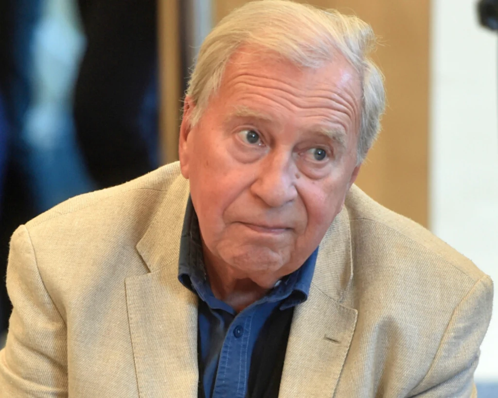 Jerzy Stuhr próbuje ratować swój wizerunek