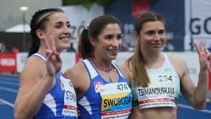 Ewa Swoboda (w środku). Po lewej Magdalena Stafanowicz, a po prawej Kryscina Cimanouska