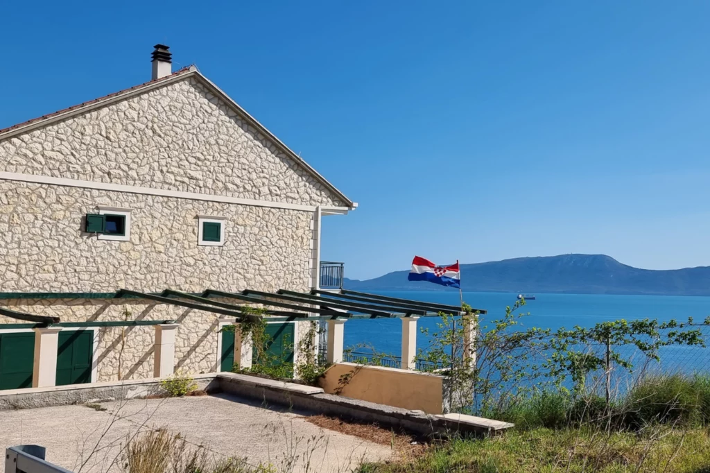 Dom w Dalmacji nad morzem