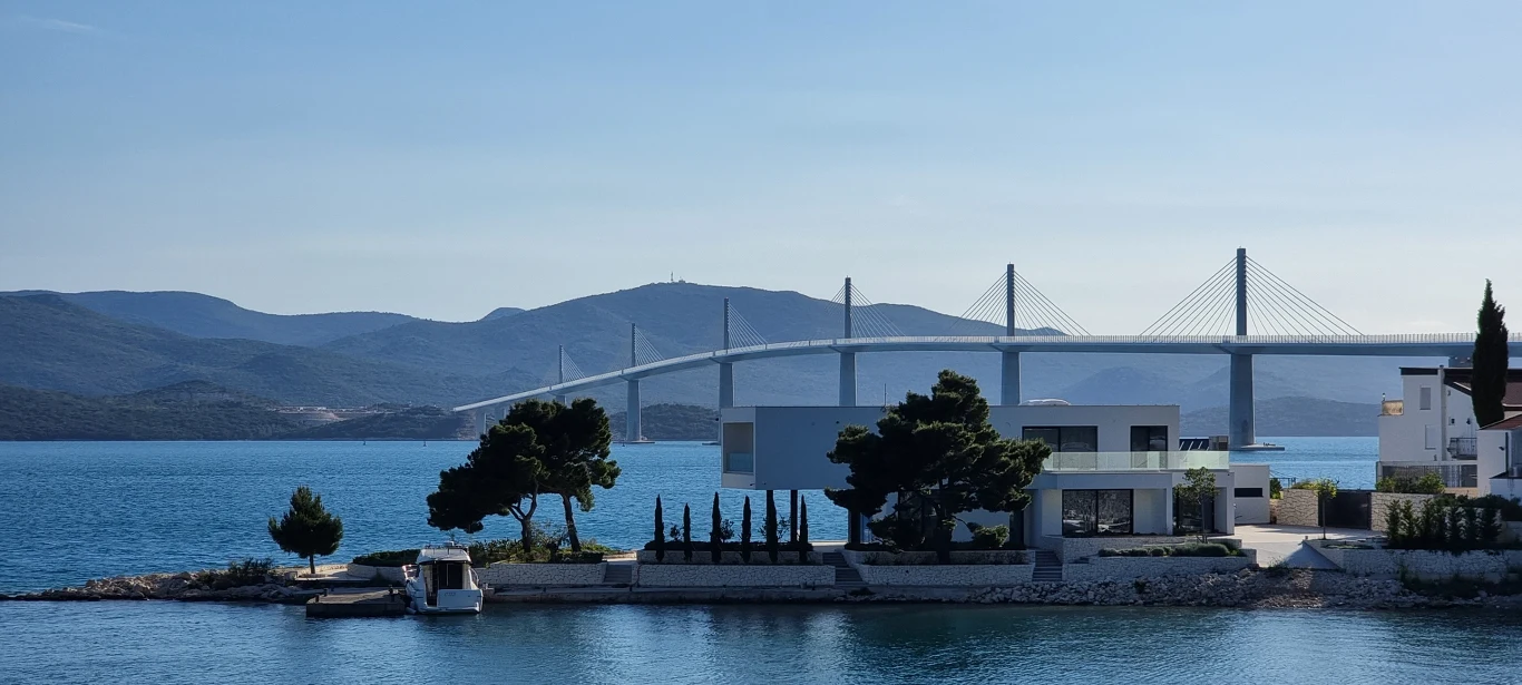 Dom z widokiem na Paljeski Most Dom z widokiem na Paljeski Most