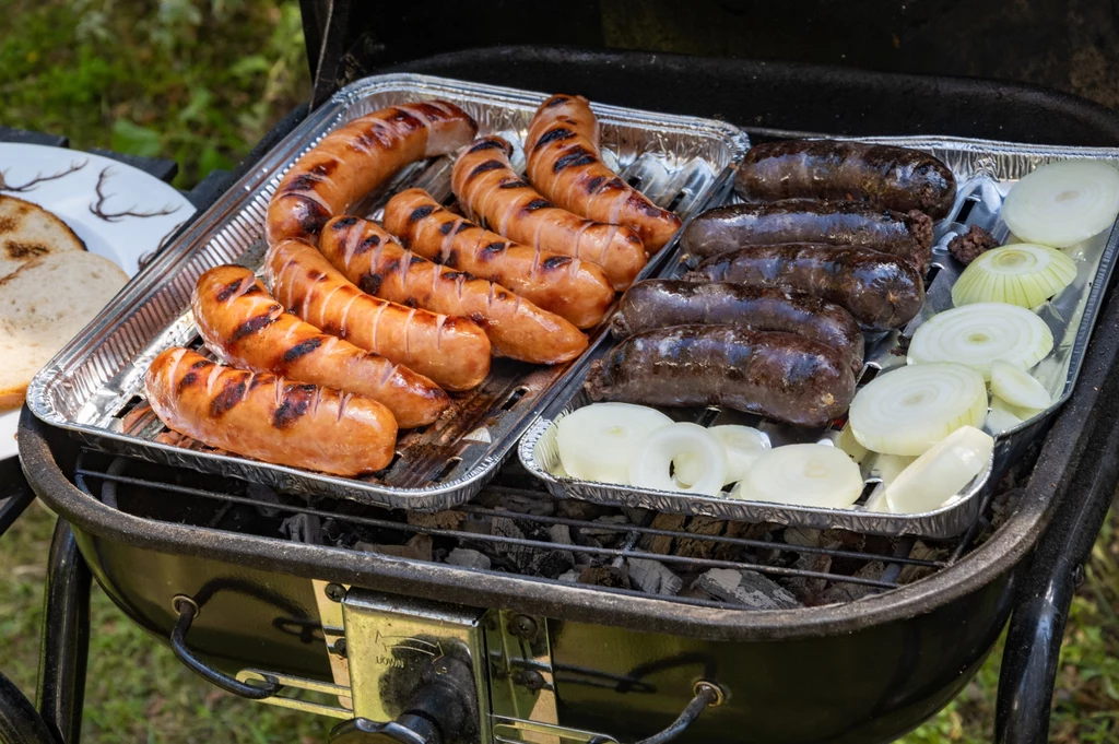 Grillowanie na jednorazowych tackach aluminiowych nie jest dobre dla zdrowia