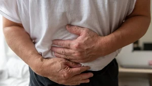 Nie stres i alkohol, ale popularne leki wywołują te chorobę. Żołądek cierpi