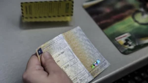 W dowodzie rejestracyjnym jest miejsce tylko na sześć pieczątek informujących o przeglądach technicznych. 