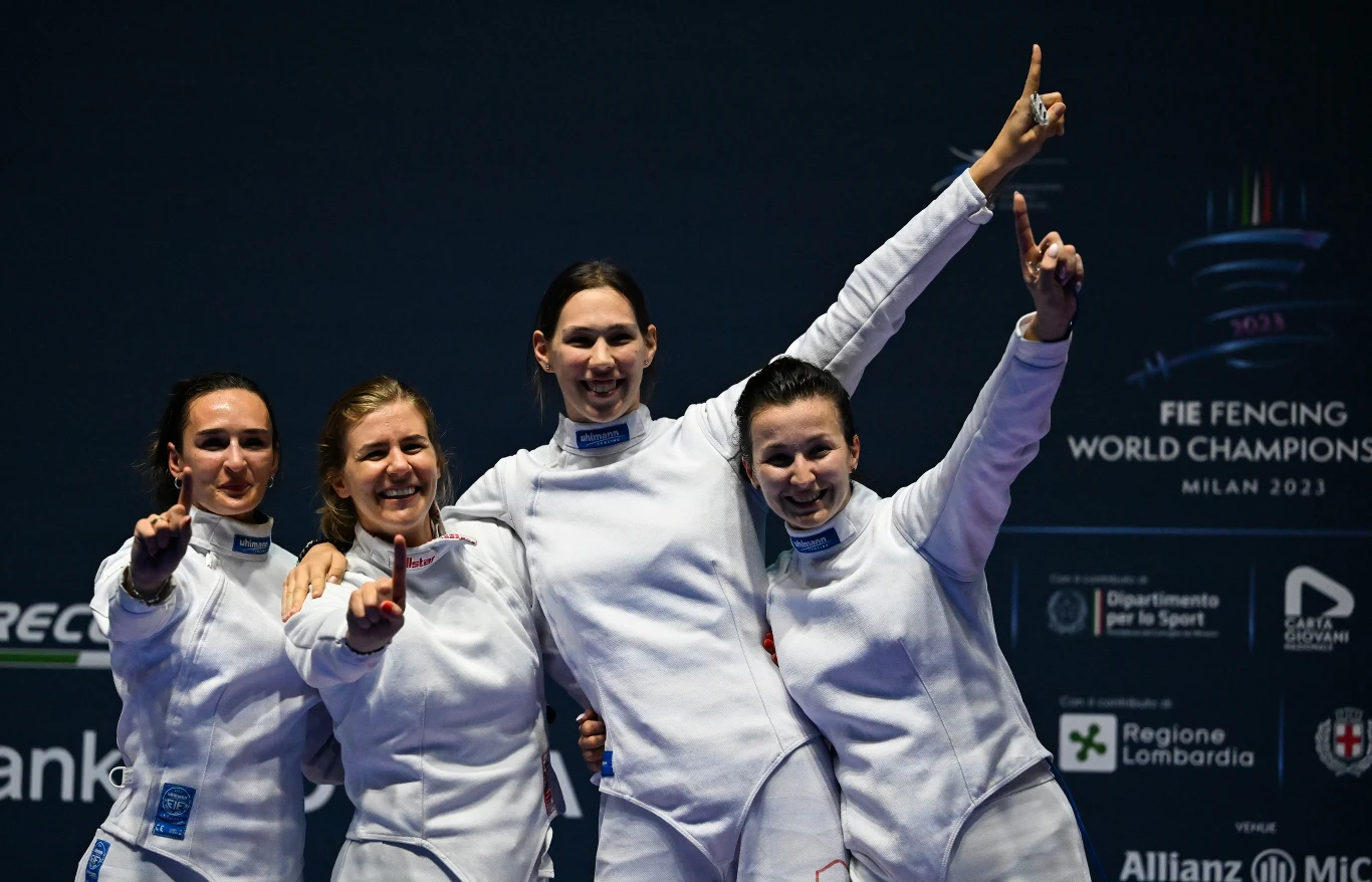 Od lewej: Martyna Swatowska-Wenglarczyk, Ewa Trzebińska, Magdalena Pawłowska i Renata Knapik-Miazga
