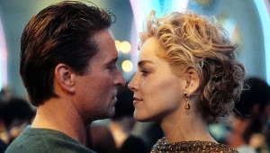 Michael Douglas i Sharon Stone w filmie "Nagi instynkt"