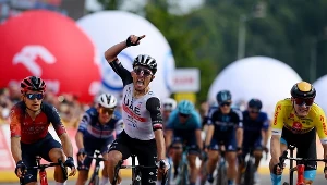 Rafał Majka cieszący się z triumfu na 3. etapie Tour de Pologne
