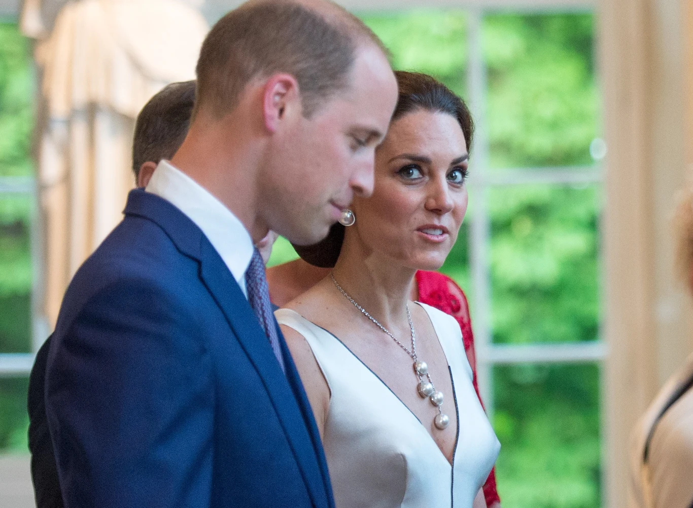 Księżna Kate z mężem podczas wizyty w Polsce w 2017 roku. Księżna Kate z mężem podczas wizyty w Polsce w 2017 roku.